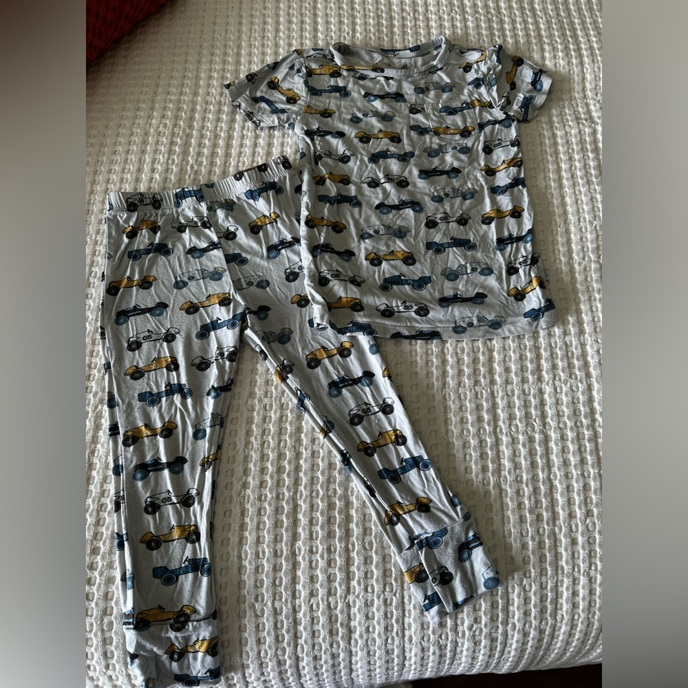 Posh peanut toddler boys pajamas 3T no stains